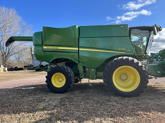 Image of John Deere S780 equipment image 1