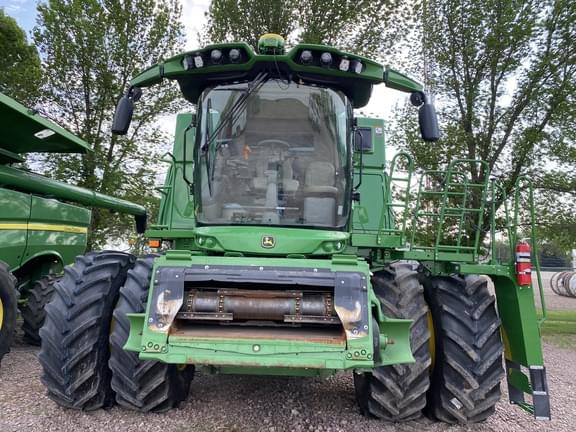 Image of John Deere S780 equipment image 1
