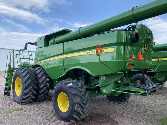 Image of John Deere S780 equipment image 4
