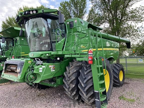 Image of John Deere S780 equipment image 2