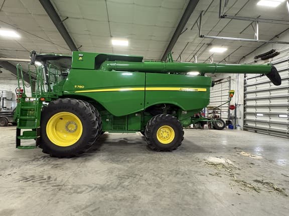 Image of John Deere S780 equipment image 1