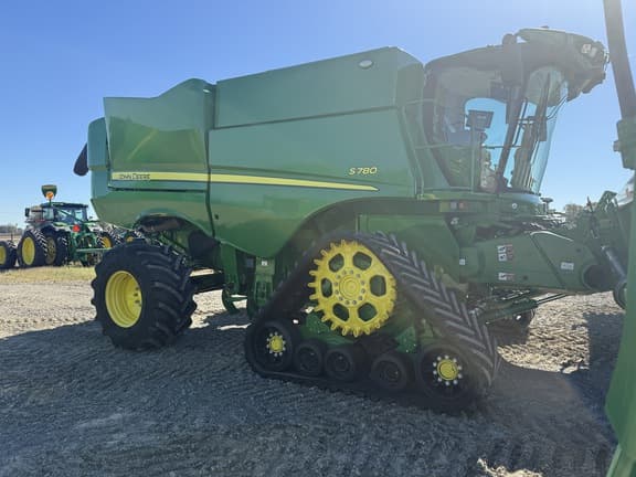 Image of John Deere S780 Primary image