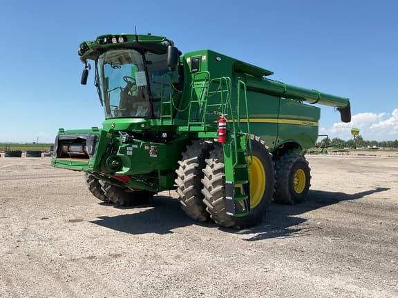 Image of John Deere S780 equipment image 1