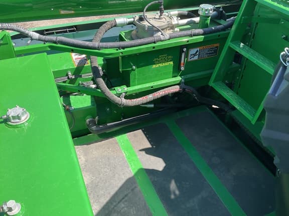 Image of John Deere S780 equipment image 4