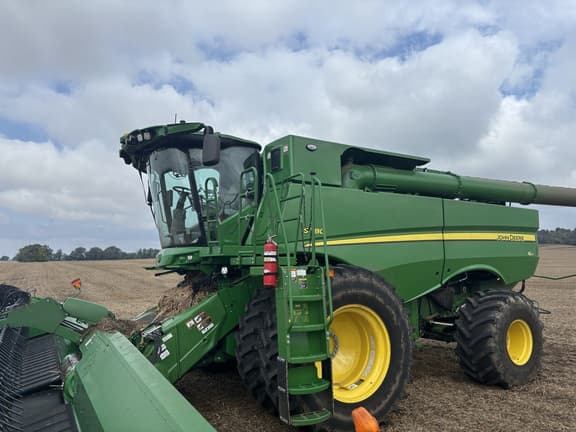 Image of John Deere S780 equipment image 2