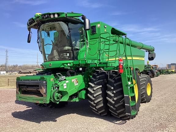 Image of John Deere S780 equipment image 2