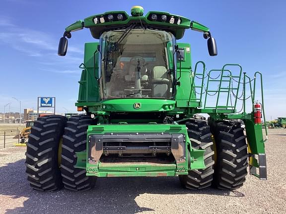 Image of John Deere S780 equipment image 1