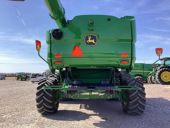 Image of John Deere S780 equipment image 4