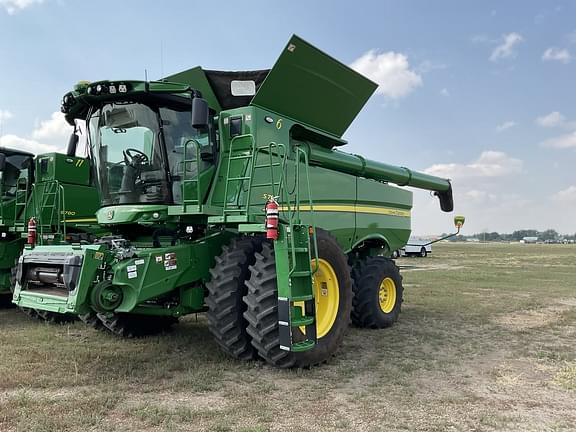 Image of John Deere S780 equipment image 1