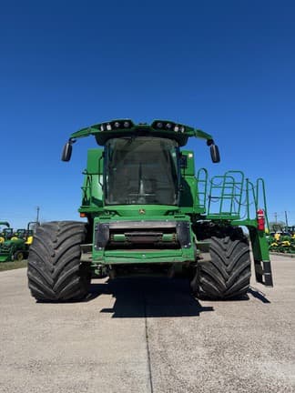 Image of John Deere S780 equipment image 1