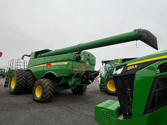 Image of John Deere S780 equipment image 1