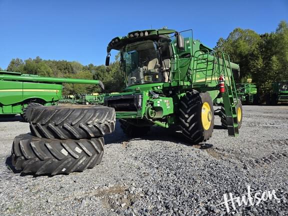 Image of John Deere S780 equipment image 1