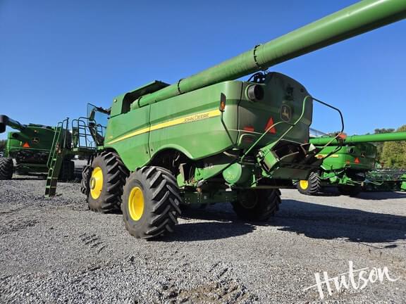 Image of John Deere S780 equipment image 2