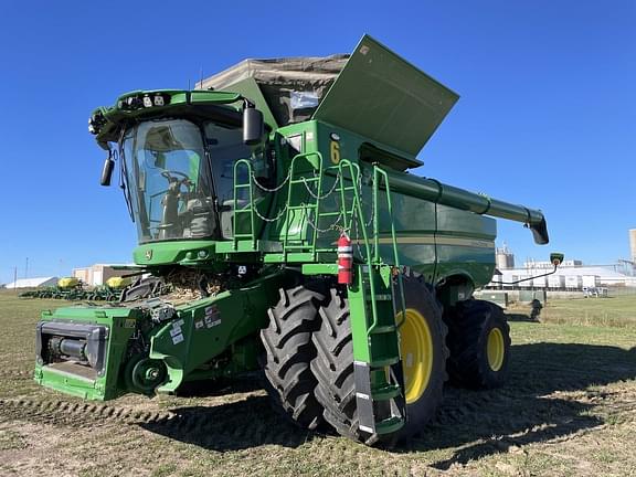 Image of John Deere S780 equipment image 2