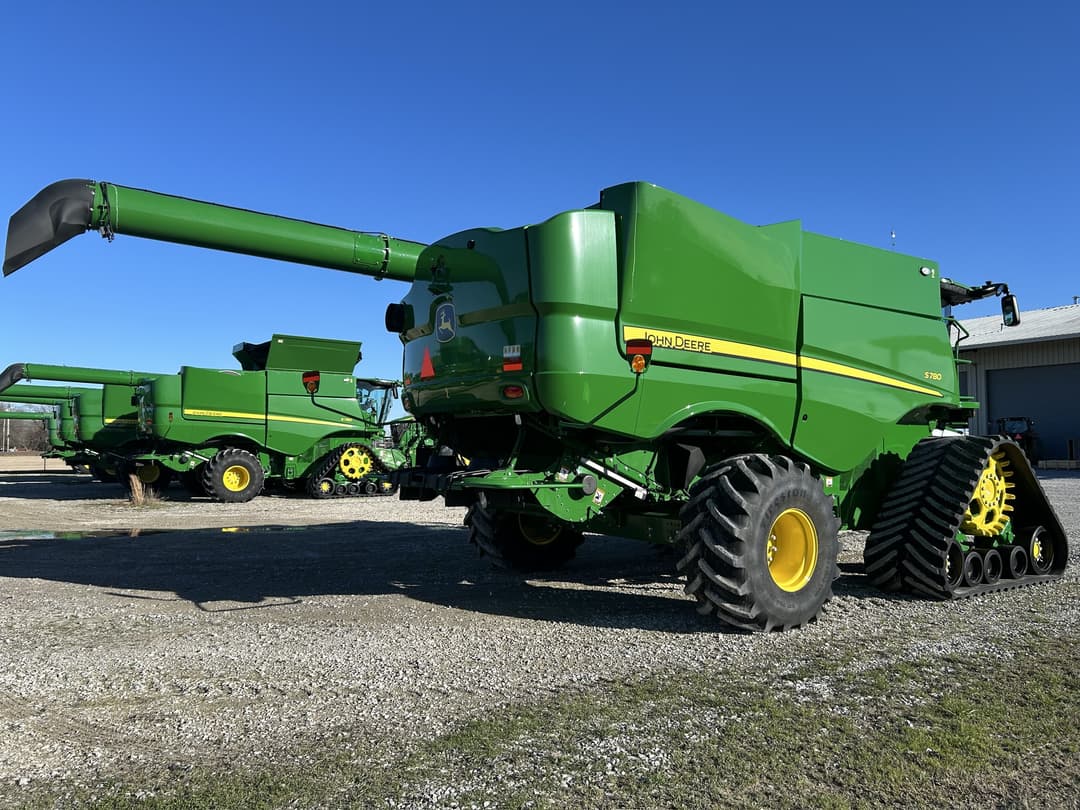 Image of John Deere S780 Image 0