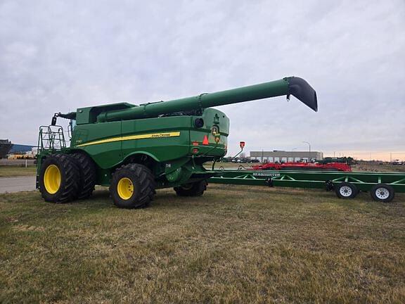 Image of John Deere S780 equipment image 1