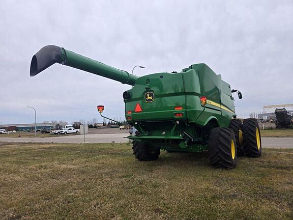 Image of John Deere S780 equipment image 2