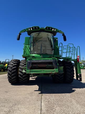 Image of John Deere S780 equipment image 4