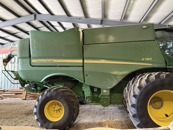 Image of John Deere S780 equipment image 2