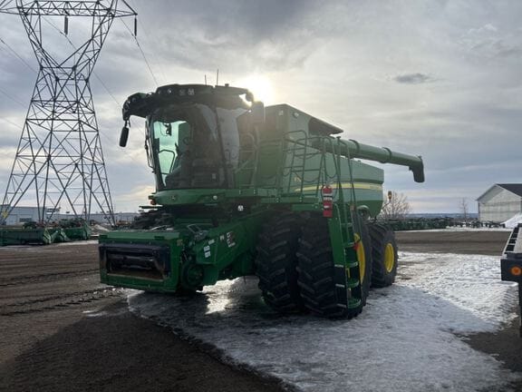 2024 John Deere S780 Equipment Image0