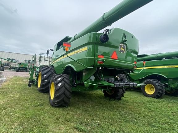 Image of John Deere S780 equipment image 4