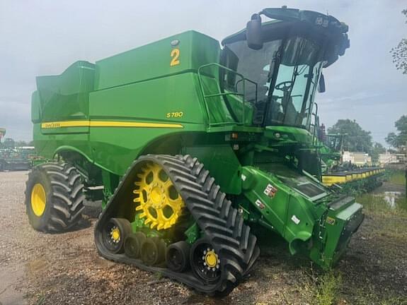 Image of John Deere S780 equipment image 1