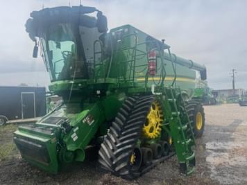 Main image John Deere S780