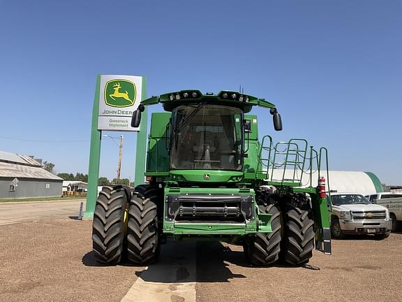 Image of John Deere S780 equipment image 2