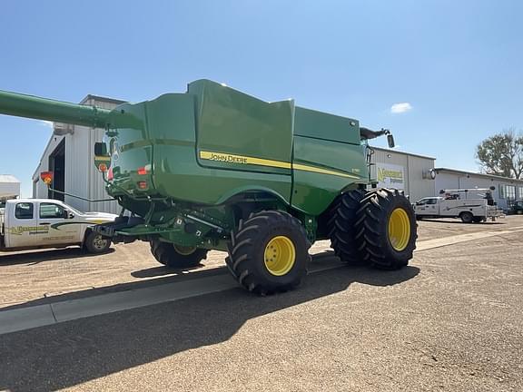 Image of John Deere S780 equipment image 4