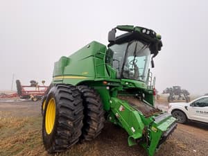 2024 John Deere S780 Image