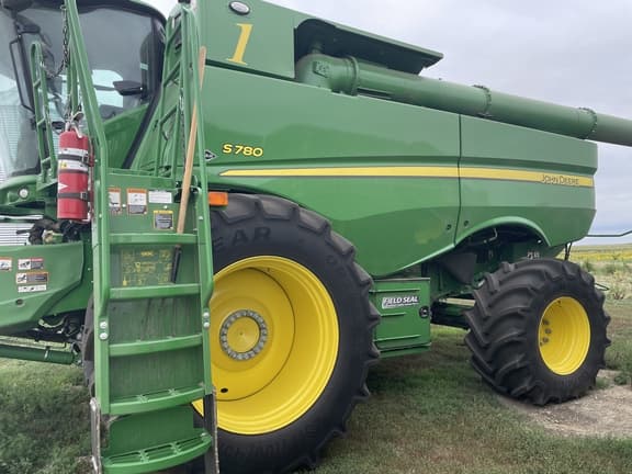 Image of John Deere S780 equipment image 3