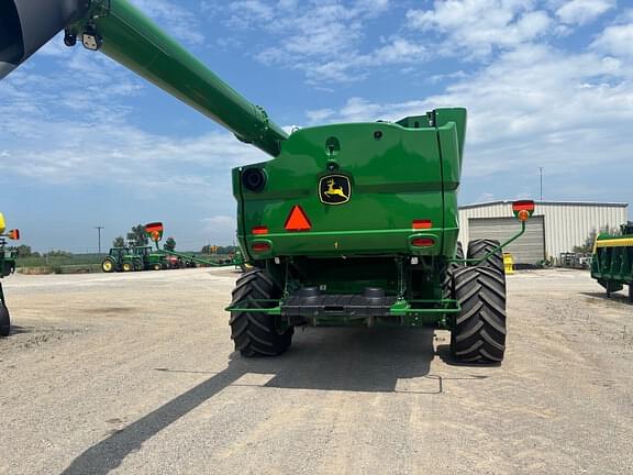 Image of John Deere S780 equipment image 2