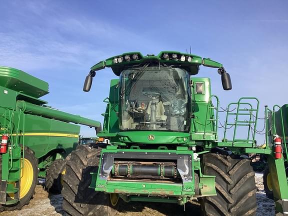 Image of John Deere S780 equipment image 1