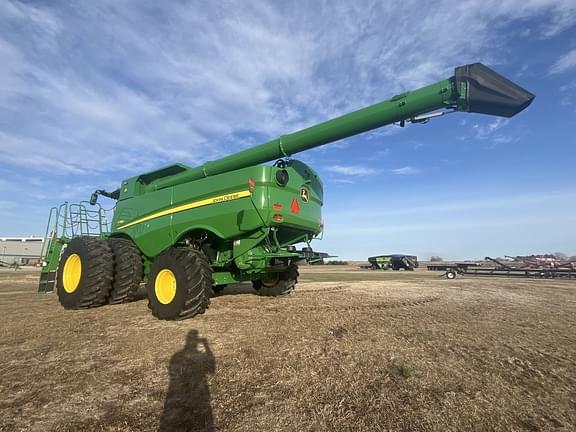 Image of John Deere S780 equipment image 3