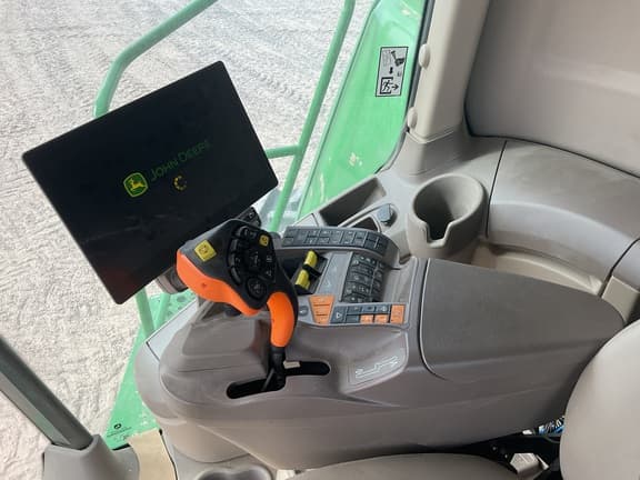 Image of John Deere S780 equipment image 3