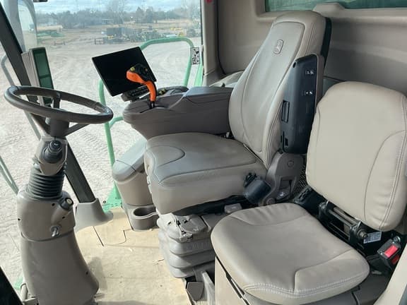 Image of John Deere S780 equipment image 4