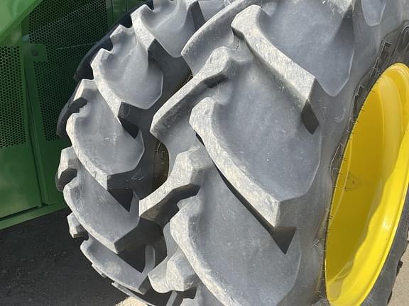 Image of John Deere S780 equipment image 1
