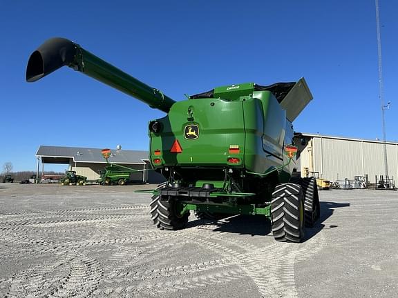 Image of John Deere S780 equipment image 2