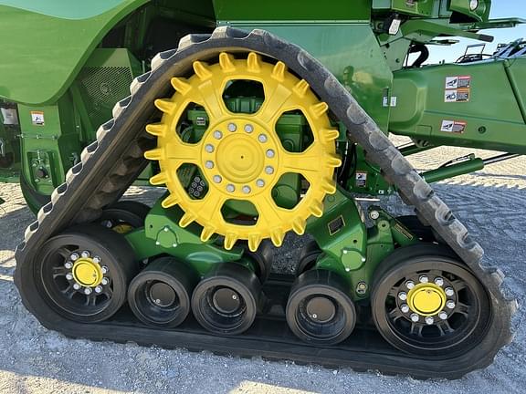 Image of John Deere S780 equipment image 4