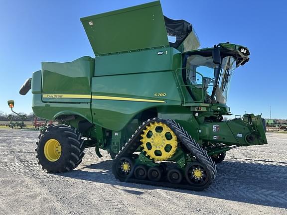 Image of John Deere S780 equipment image 3