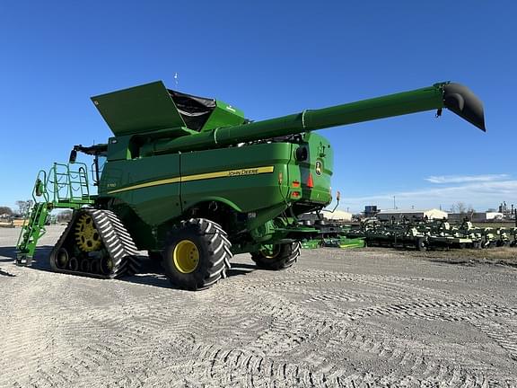 Image of John Deere S780 equipment image 1