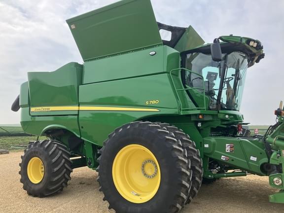 Image of John Deere S780 equipment image 2