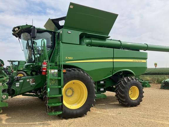 Image of John Deere S780 Primary image