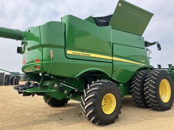 Image of John Deere S780 equipment image 3