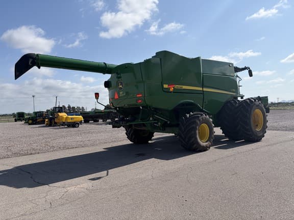 Image of John Deere S780 equipment image 4