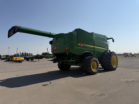 Image of John Deere S780 equipment image 4