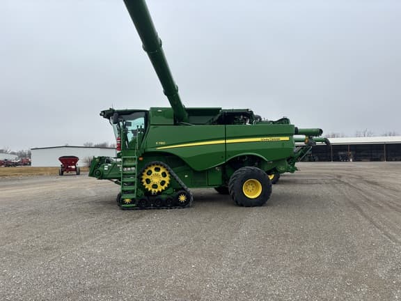 Image of John Deere S780 equipment image 1