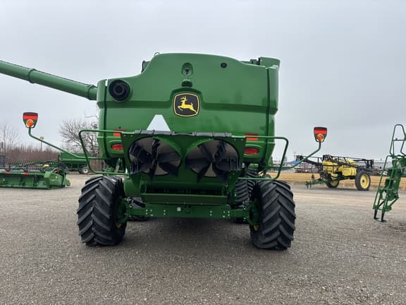 Image of John Deere S780 equipment image 3