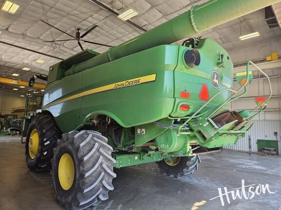 Image of John Deere S780 equipment image 2