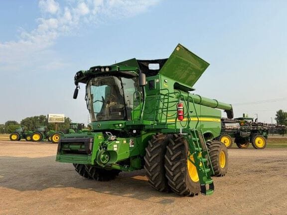 2024 John Deere S780 Equipment Image0